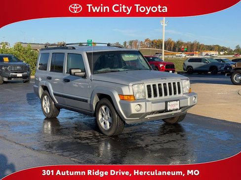 Used 2006 Jeep Commander 4dr 4WD image 1