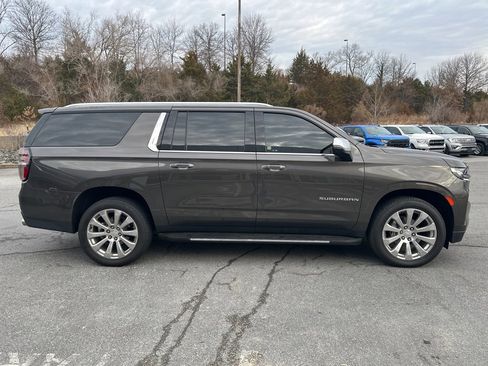 Used 2021 Chevrolet Suburban Premier image 4