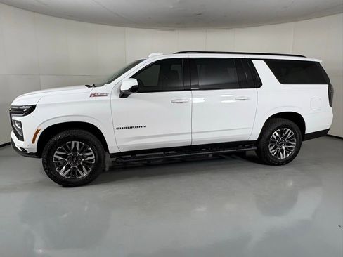 New 2026 Chevrolet Suburban Z71 image 6