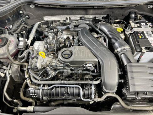 Used 2023 Volkswagen Taos SE image 29