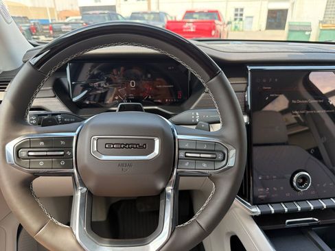 New 2026 GMC Acadia Denali w/ Super Cruise Package FWD image 24