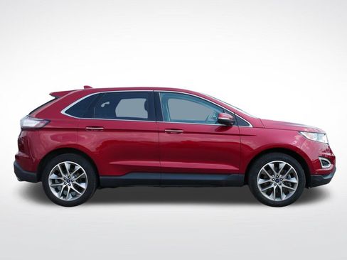 Used 2018 Ford Edge Titanium w/ Equipment Group 302A AWD/4WD image 2