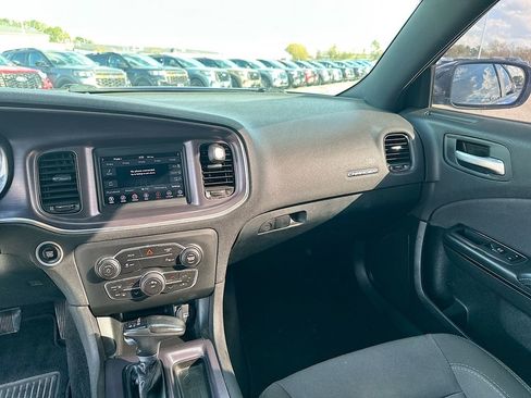 Used 2018 Dodge Charger SXT w/ Blacktop Package image 20