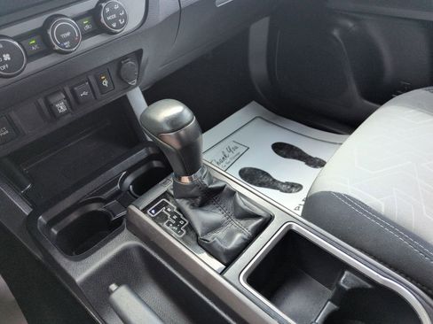 Used 2020 Toyota Tacoma TRD Off-Road image 24