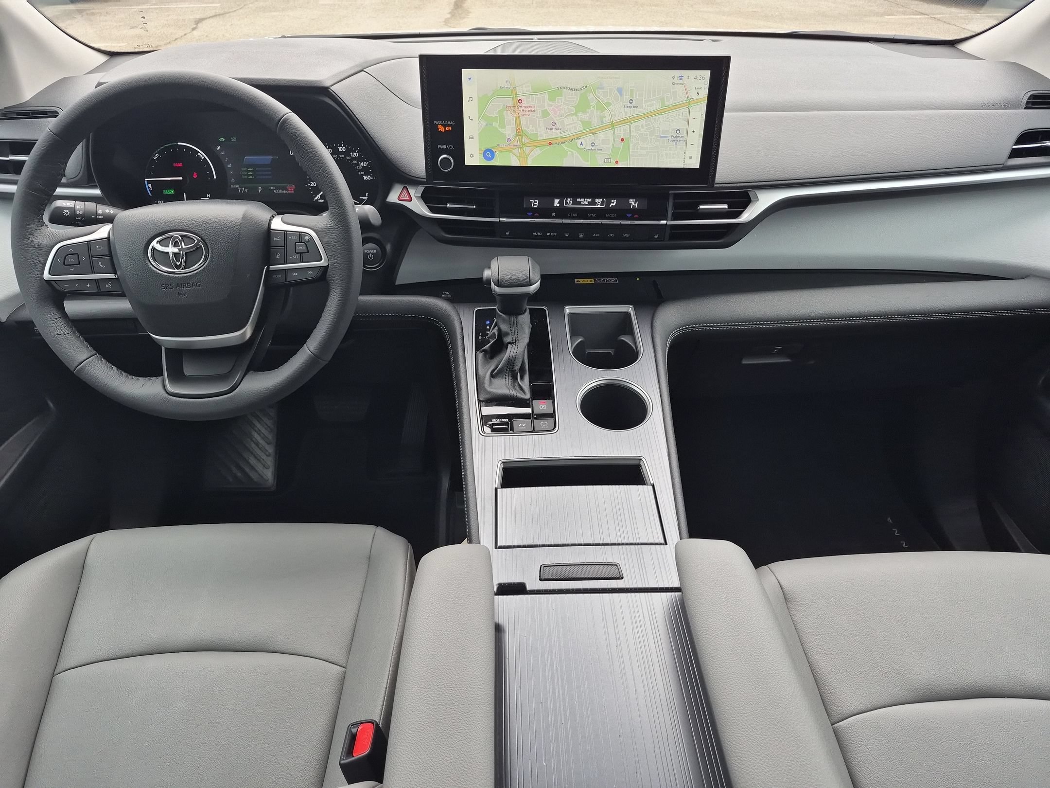 Used 2026 Toyota Sienna XLE FWD image 16