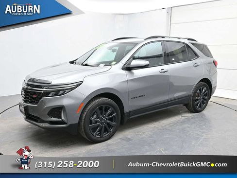 Used 2023 Chevrolet Equinox RS image 2