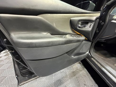 Used 2018 Nissan Murano SL w/ Midnight Edition Package FWD image 13