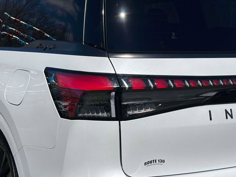 Used 2026 INFINITI QX80 Autograph w/ Premium Cargo Package image 8