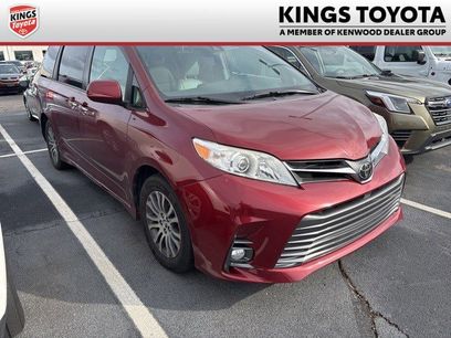 Used 2018 Toyota Sienna XLE Premium