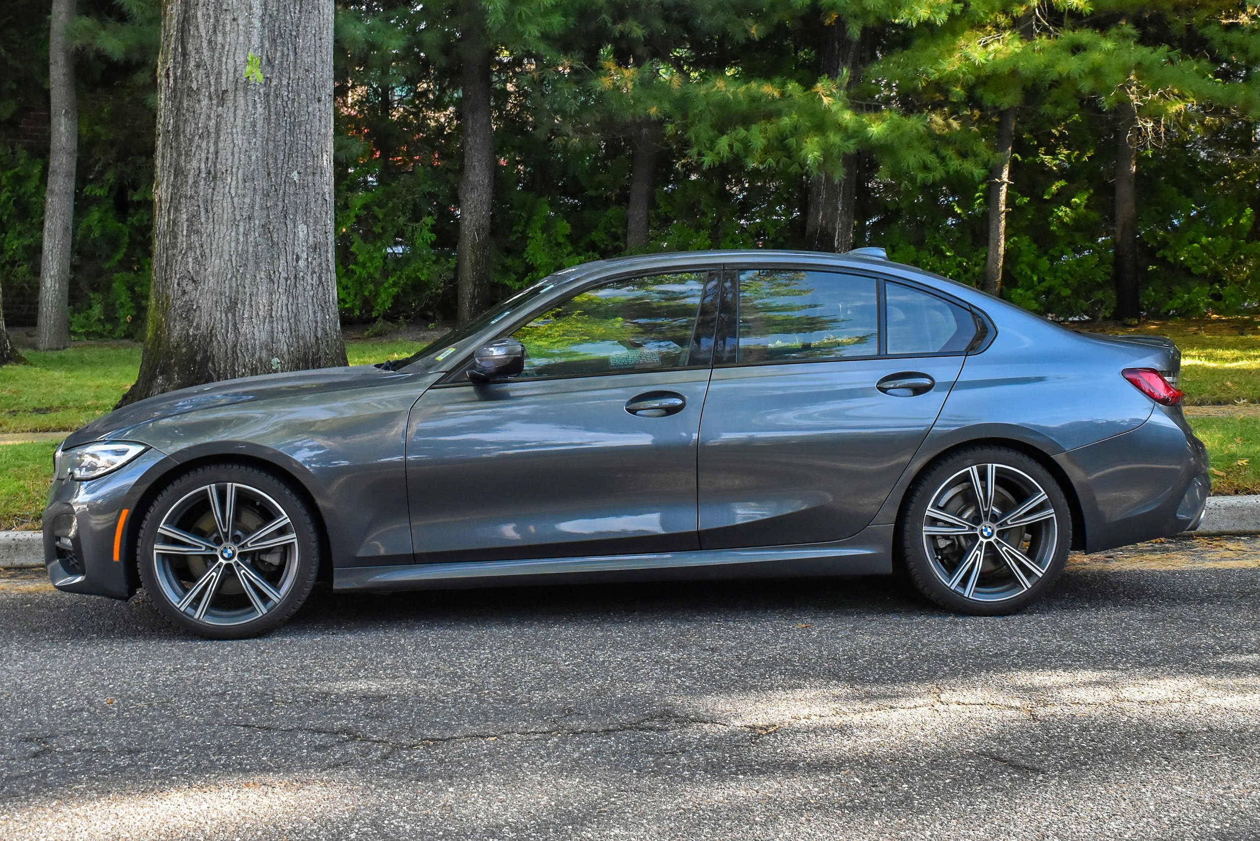 Used 2022 BMW 330i Sedan w/ M Sport Package RWD image 5