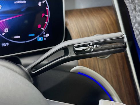 Certified 2025 Mercedes-Benz GLC 300 4MATIC image 18