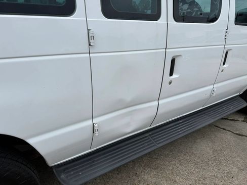 Used 2011 Ford E-350 and Econoline 350 XLT RWD image 6