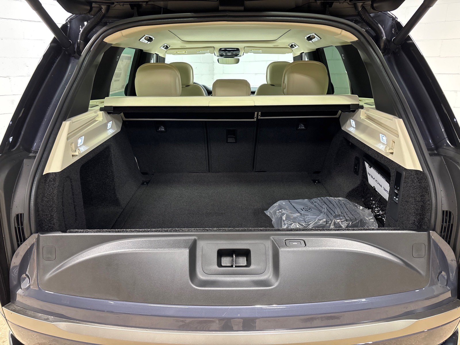 New 2026 Land Rover Range Rover SE AWD/4WD image 41