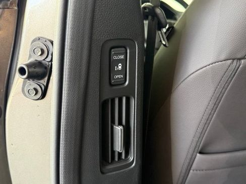 Used 2021 Honda Odyssey EX-L image 23