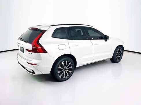 Used 2024 Volvo XC60 B5 Core w/ Protection Package Premier AWD/4WD image 9
