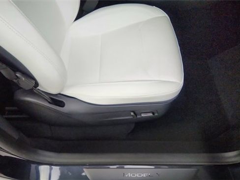 Used 2026 Tesla Model Y Long Range image 21