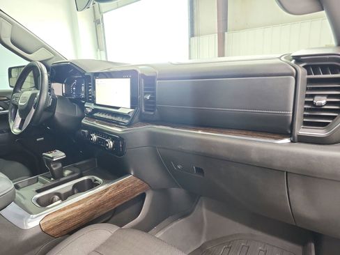 Used 2024 GMC Sierra 1500 Elevation w/ Preferred Package image 39