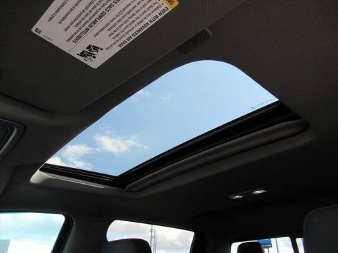 Certified 2022 Chevrolet Silverado 1500 RST image 23