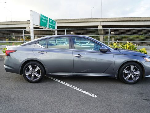 Used 2022 Nissan Altima 2.5 SV w/ SV Premium Package image 22