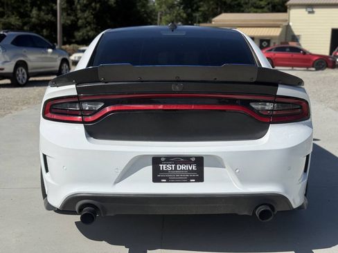 Used 2017 Dodge Charger R/T RWD image 6