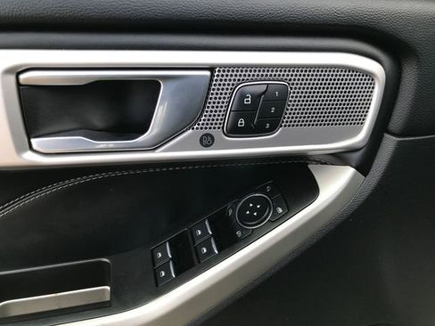 Used 2021 Ford Explorer Limited image 5
