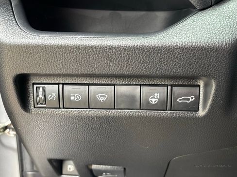 Used 2022 Toyota RAV4 SE image 27