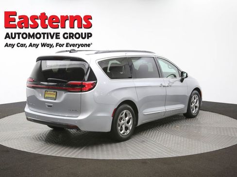 Used 2023 Chrysler Pacifica Limited image 63