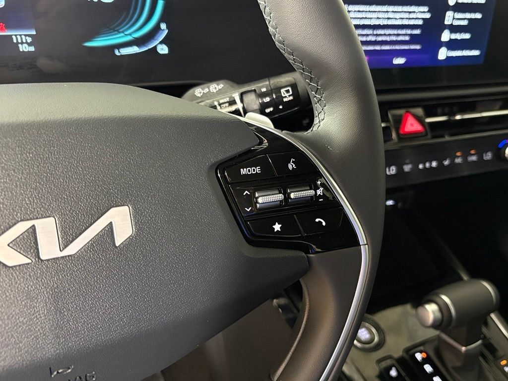 New 2026 Kia Niro EX FWD image 21