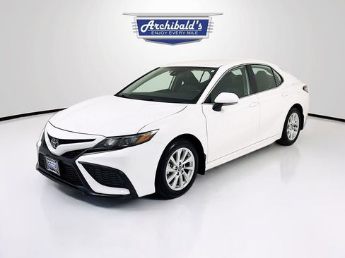 Used 2023 Toyota Camry SE FWD image 3