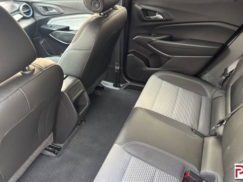Certified 2025 Chevrolet Trax LT FWD image 13