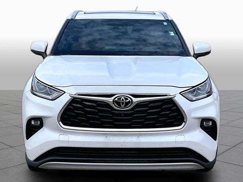 Used 2022 Toyota Highlander Platinum AWD/4WD image 4