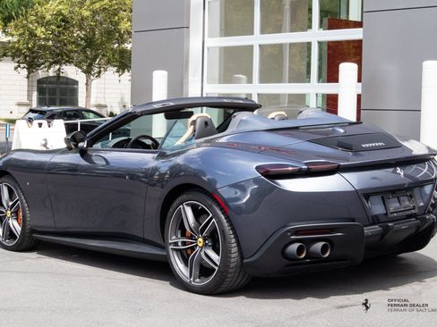 Used 2025 Ferrari Roma Spider RWD image 3