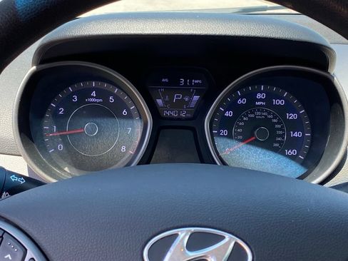 Used 2015 Hyundai Elantra SE w/ Option Group 02 FWD image 16