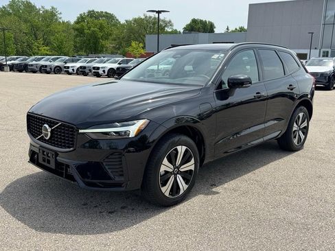 Used 2025 Volvo XC60 T8 Plus AWD/4WD image 1
