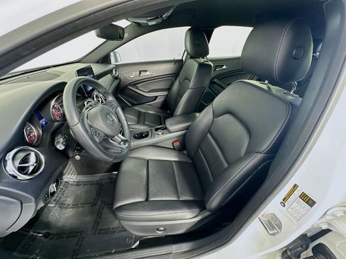 Used 2019 Mercedes-Benz GLA 250 4MATIC image 32