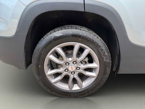 Used 2024 GMC Terrain SLT AWD/4WD image 27