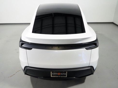 Used 2026 Tesla Model Y Long Range RWD image 8