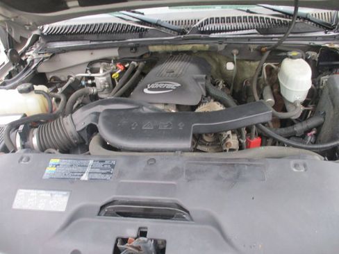 Used 2005 Chevrolet Tahoe LS image 16