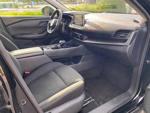 Used 2024 Nissan Rogue S FWD image 26