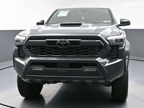 Used 2024 Toyota Tacoma TRD Sport image 5