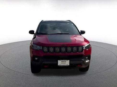 Used 2025 Jeep Compass Trailhawk AWD/4WD image 10