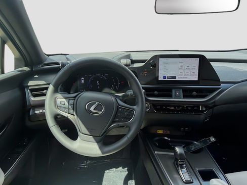 Used 2025 Lexus UX 300h FWD image 18