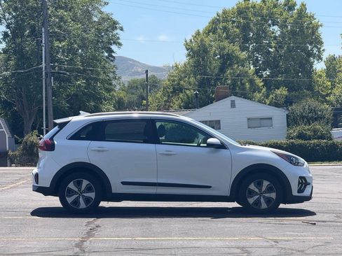Used 2020 Kia Niro LX FWD image 6