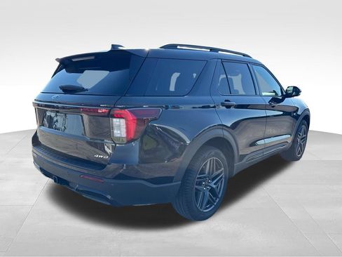 Used 2025 Ford Explorer ST-Line w/ Premium Package AWD/4WD image 2