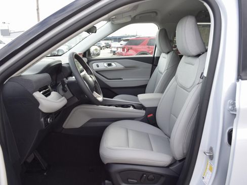 New 2026 Ford Explorer Active w/ Active Comfort Package image 18