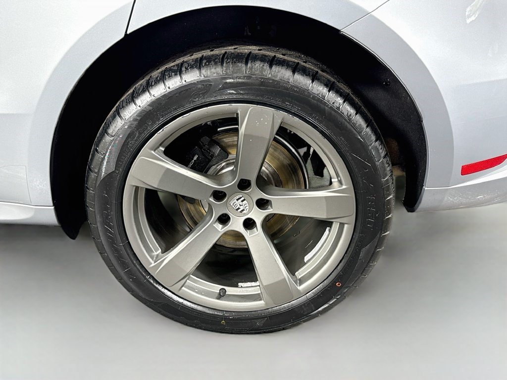Used 2023 Porsche Macan AWD/4WD image 36