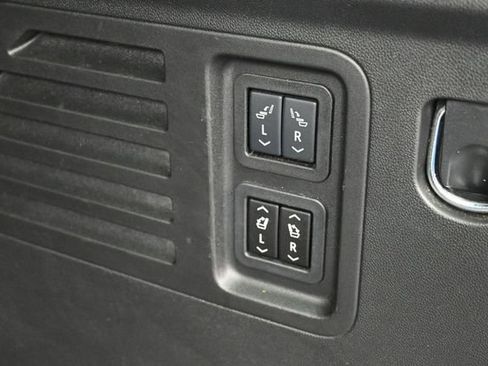 Used 2024 Chevrolet Traverse RS w/ LPO, Floor Liner Package AWD/4WD image 30