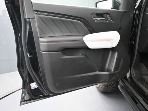 Used 2024 GMC Canyon AT4X image 15