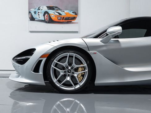Used 2024 McLaren 750S image 10