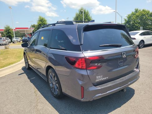 Used 2025 Honda Odyssey Touring image 5